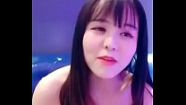porn 大波美眉撕破絲襪和粉絲在ktv嗨 sex