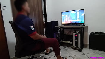 porn 穆斯林性爱 girl 18 wants to play on my pc she has to do it sitting on my legs sex