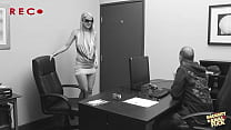 porn 穆斯林性爱 milf anita blue has a deepthroat interview with chris in his office and studio sex